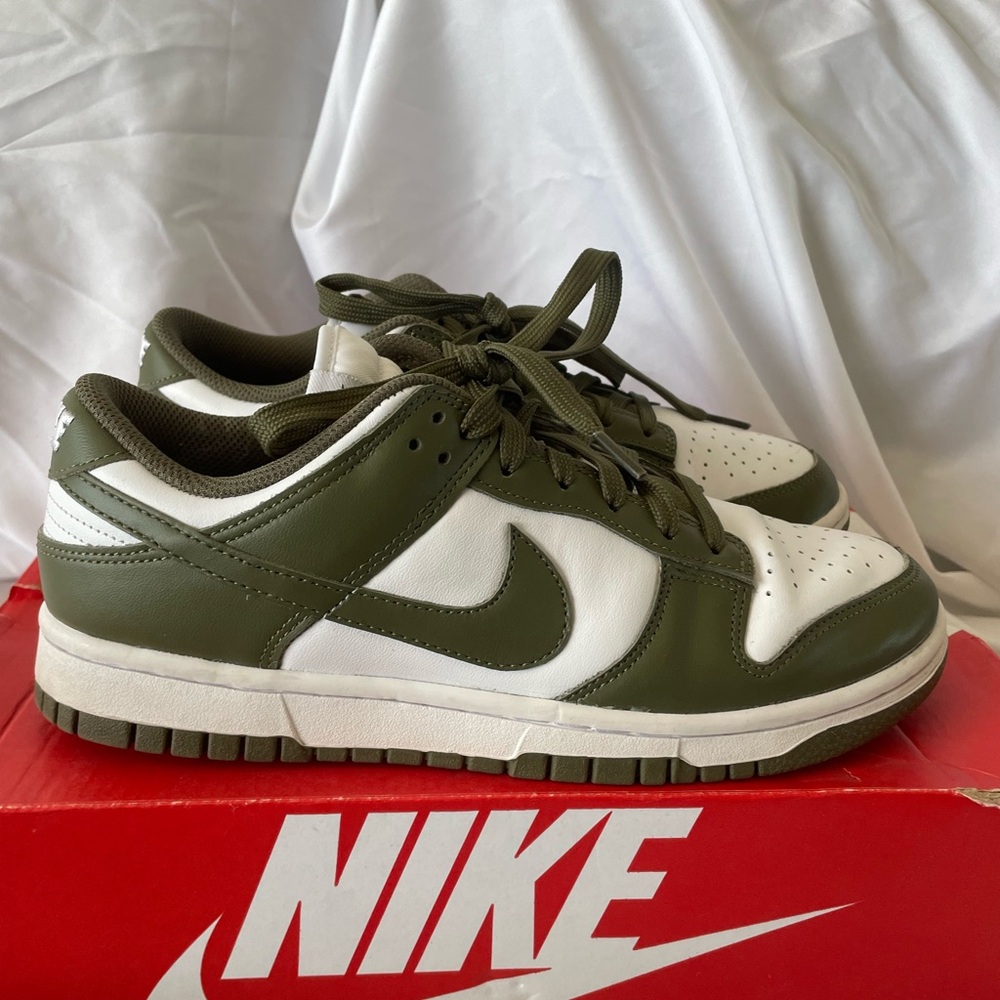 Nike Men's Green and White Sneakers